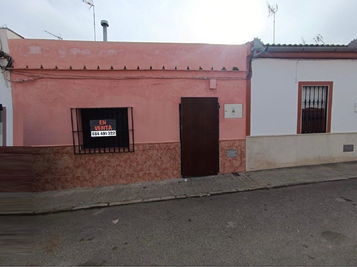 Planta baixa en venda a C/ Fuentes de Andalucía, La Luisiana