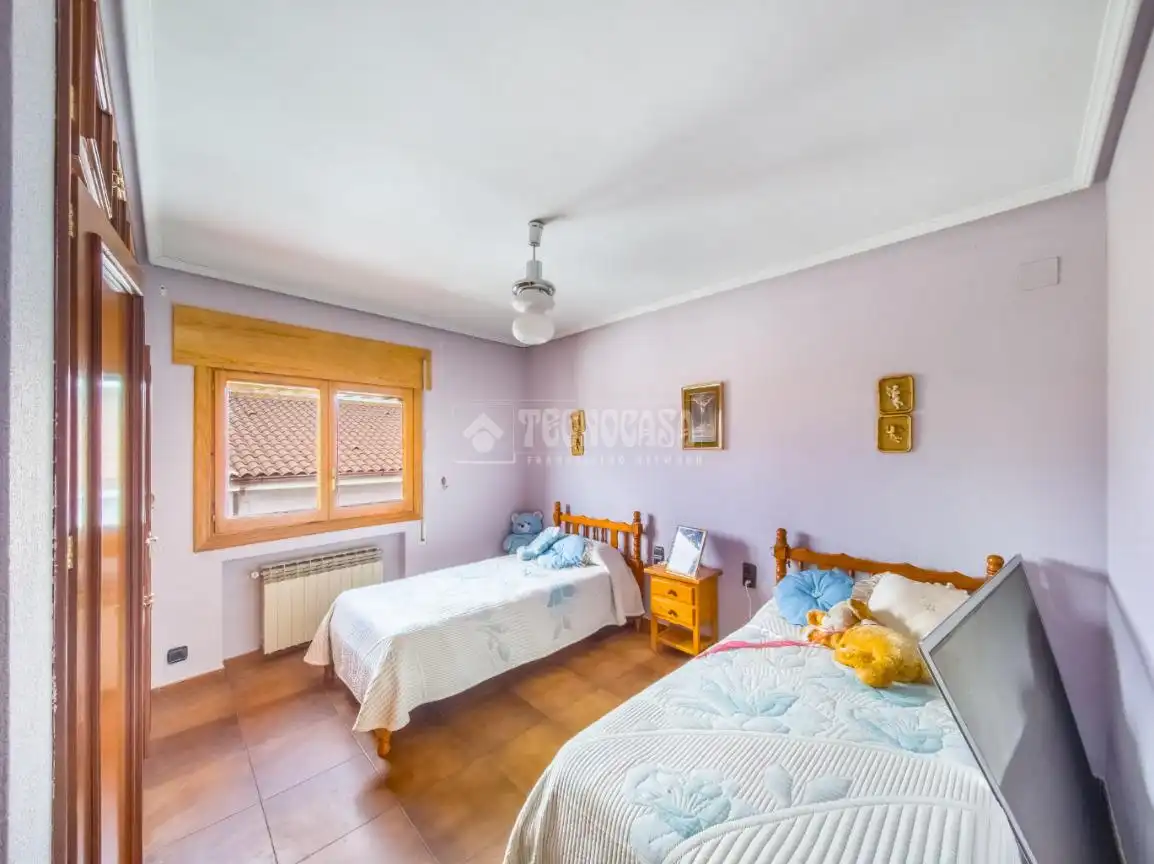 Habitación de Casa adosada en venta en Campo Real