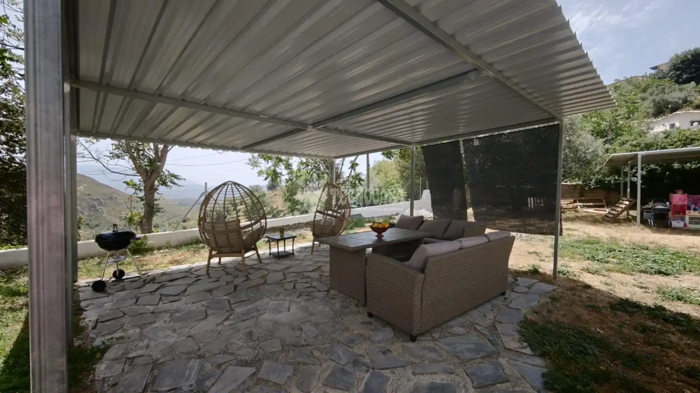 Terrassa de Casa o xalet en venda en Alpujarra de la Sierra amb Aire condicionat, Traster i Moblat