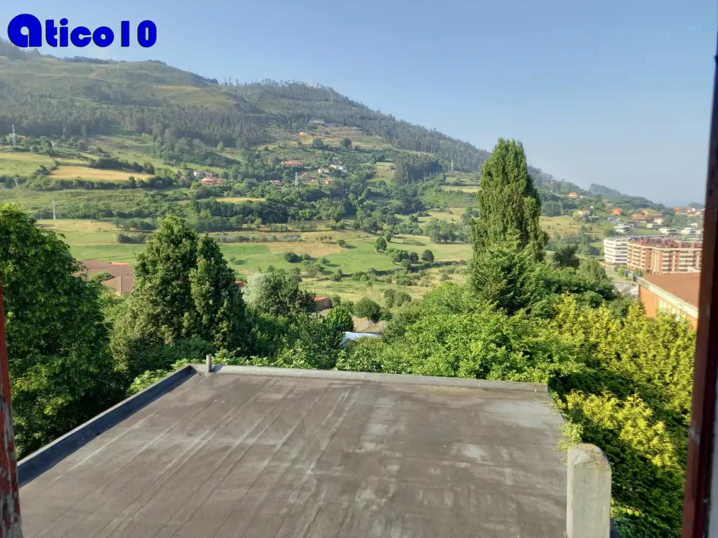 Terrasse von Einfamilien-Reihenhaus zum Verkauf in Oviedo  mit Heizung, Privatgarten und Parkett