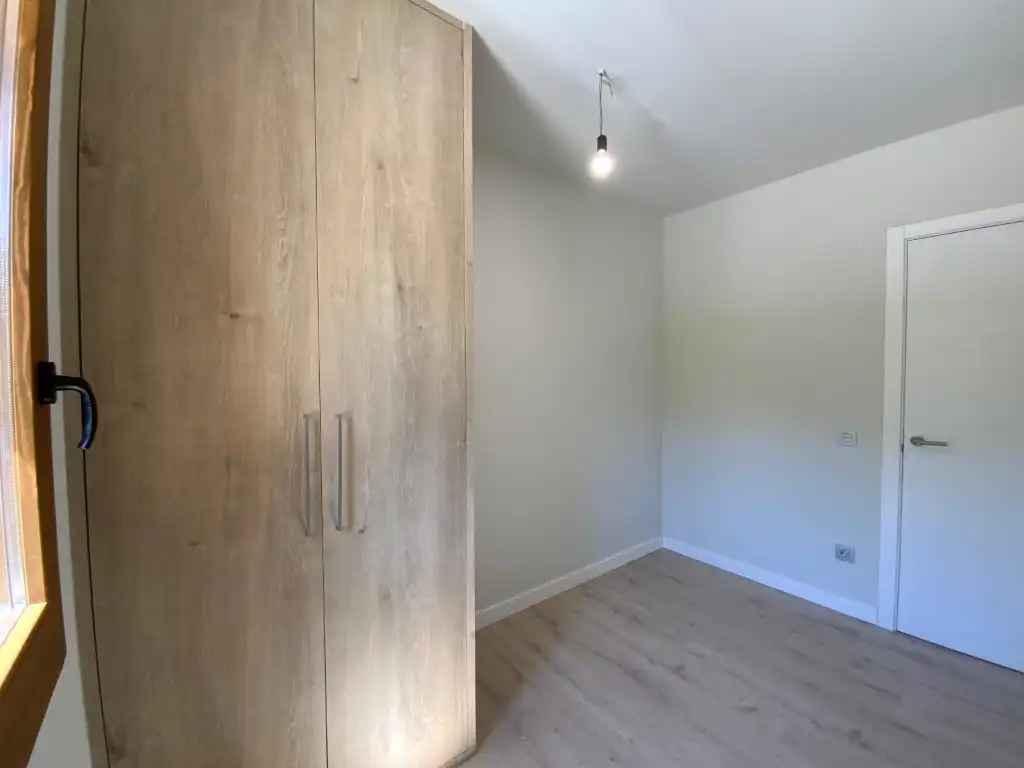 Dormitori de Apartament en venda en Benasque amb Terrassa