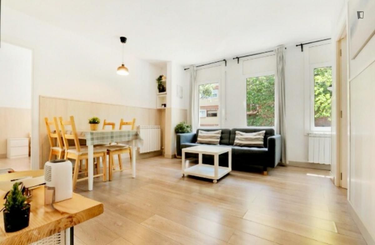 Apartamento de alquiler en Montbau