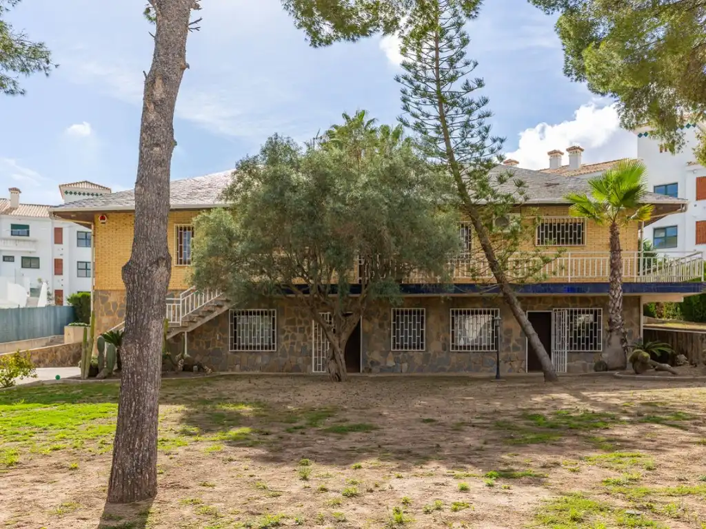 Casa amb piscina en venda a Calle Pirineos-Filipinas, imagen 49