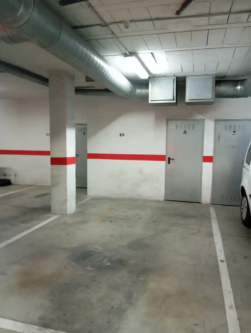 Parkplatz von Garage zum Verkauf in Badajoz
