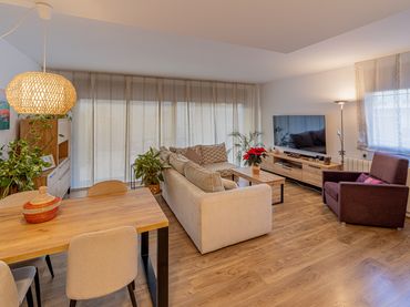 Detached house with balcony for sale in Carrer Tallaferro
