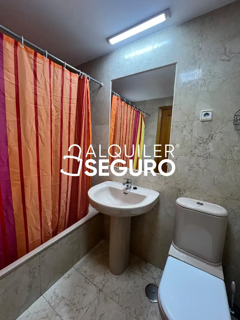 Bathroom of Flat for rent in Tres Cantos  with Air Conditioner, Heating and Swimming Pool