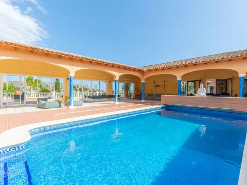 Casa amb piscina en venda a Carrer Aitana 71, imagen 5