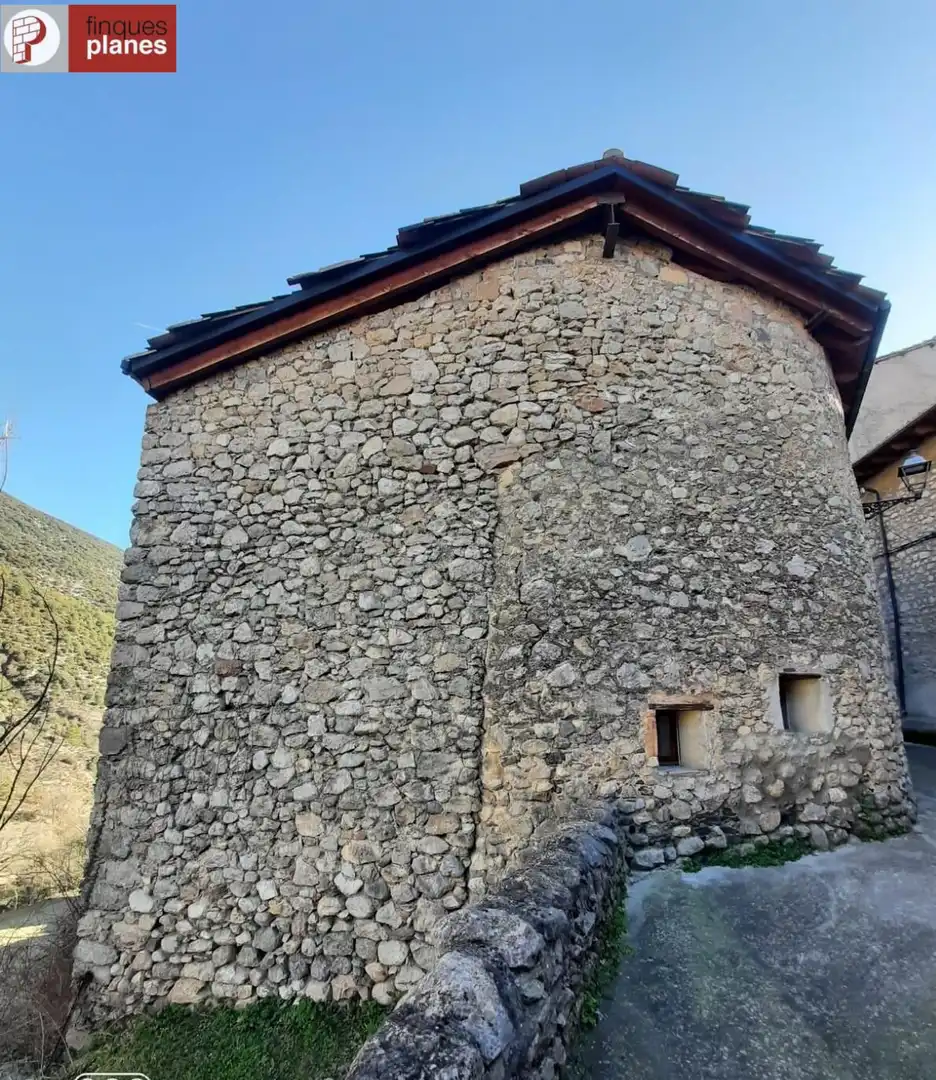 Vista exterior de Casa o chalet en venta en Cabó con Calefacción y Jardín privado