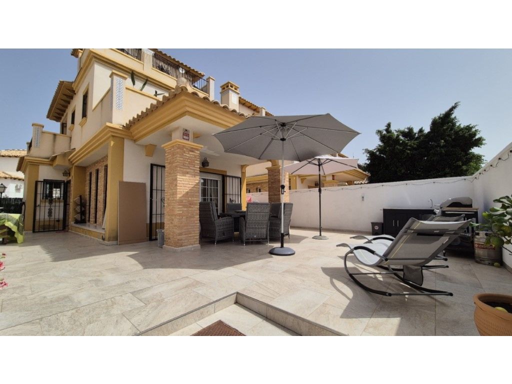 Terrace of House or chalet for sale in Orihuela  with Air Conditioner, Private garden and Furnished