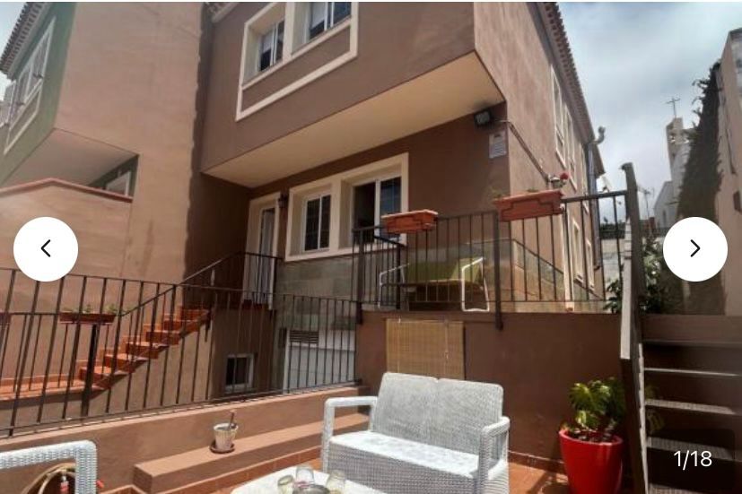 Vista exterior de Casa adosada en venda en San Cristóbal de la Laguna amb Jardí privat, Terrassa i Traster