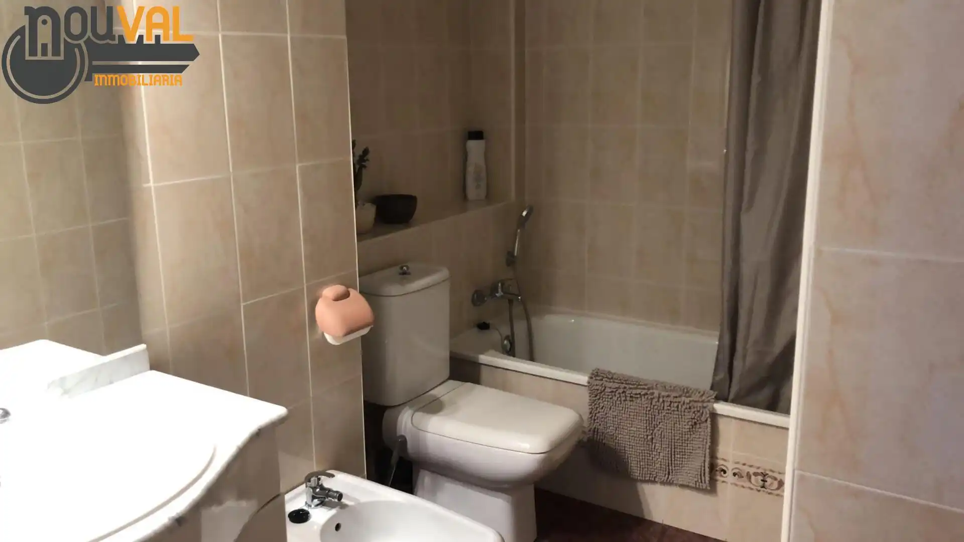 Baño de Casa adosada de alquiler en Cullera con Terraza, Amueblado y Balcón