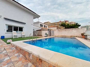 Villa con piscina in vendita a Heliópolis