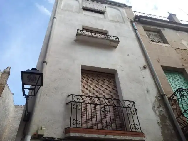 Vista exterior de Edificio en venta en Ulldemolins