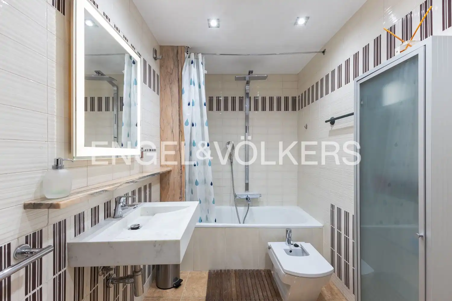 Baño de Piso de alquiler en Valencia con Aire acondicionado, Calefacción y Parquet