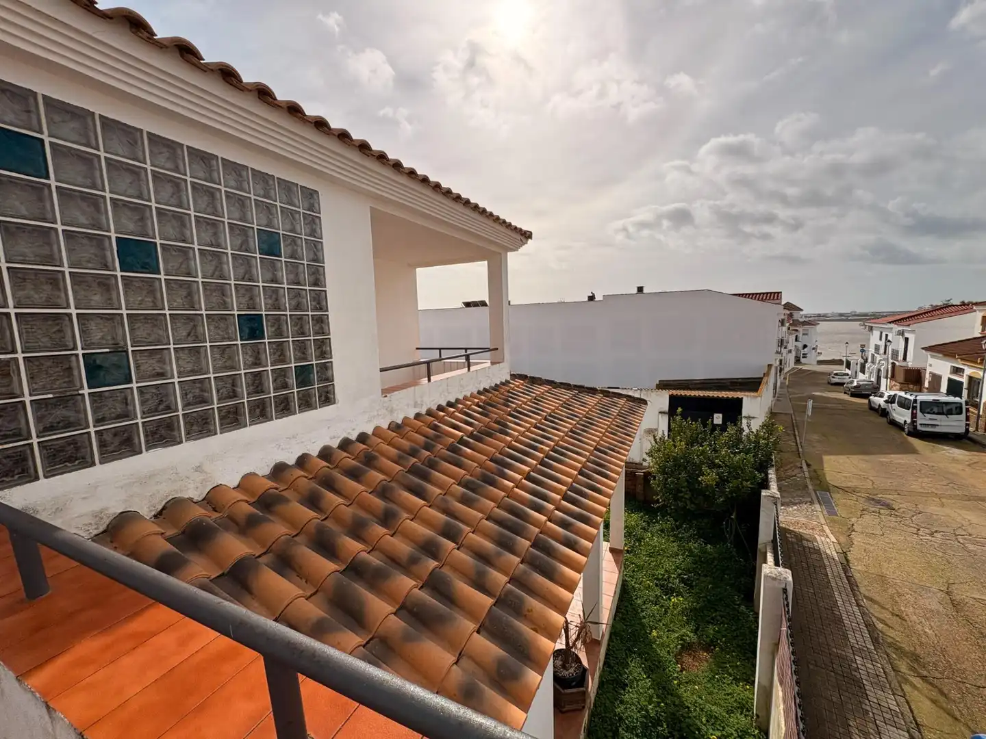 Vista exterior de Casa o xalet en venda en Ayamonte amb Aire condicionat, Jardí privat i Terrassa