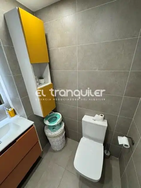 Bathroom of Flat for rent in Madrid  with Air Conditioner, Terrace and Storage room