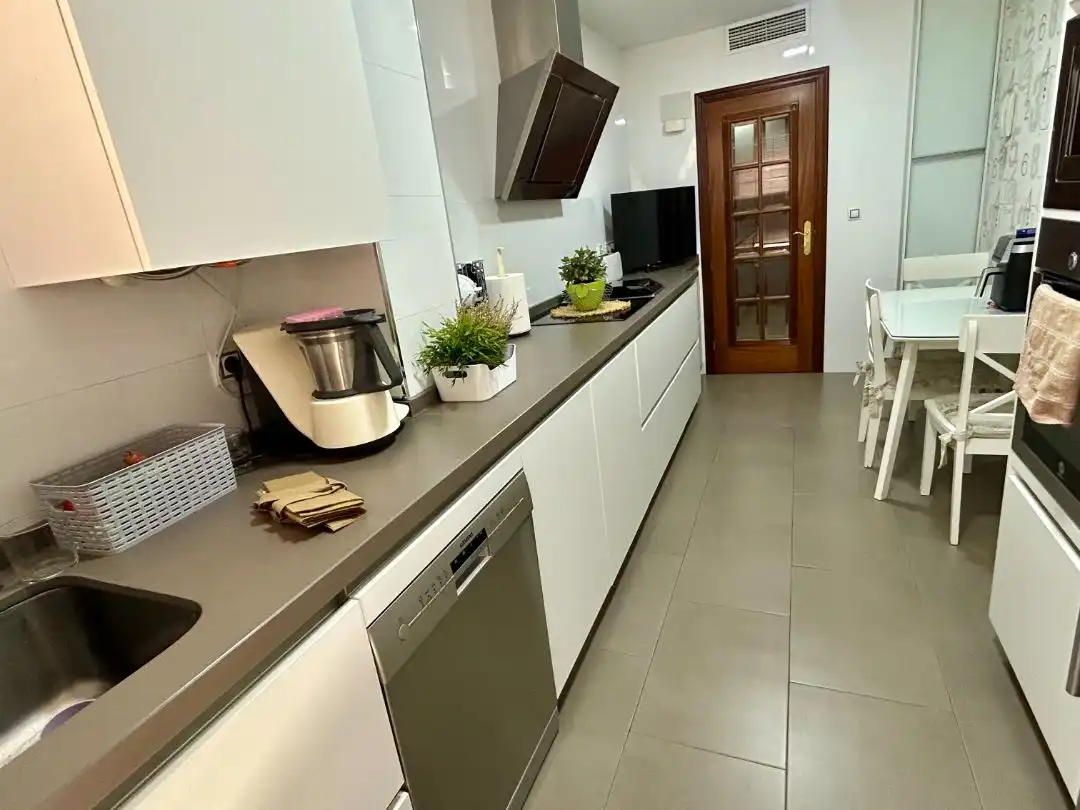Küche von Wohnung zum Verkauf in  Córdoba Capital mit Klimaanlage und Balkon