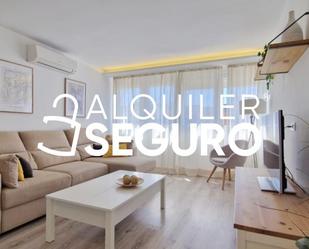 Living room of Flat to rent in  Madrid Capital  with Air Conditioner, Heating and Furnished