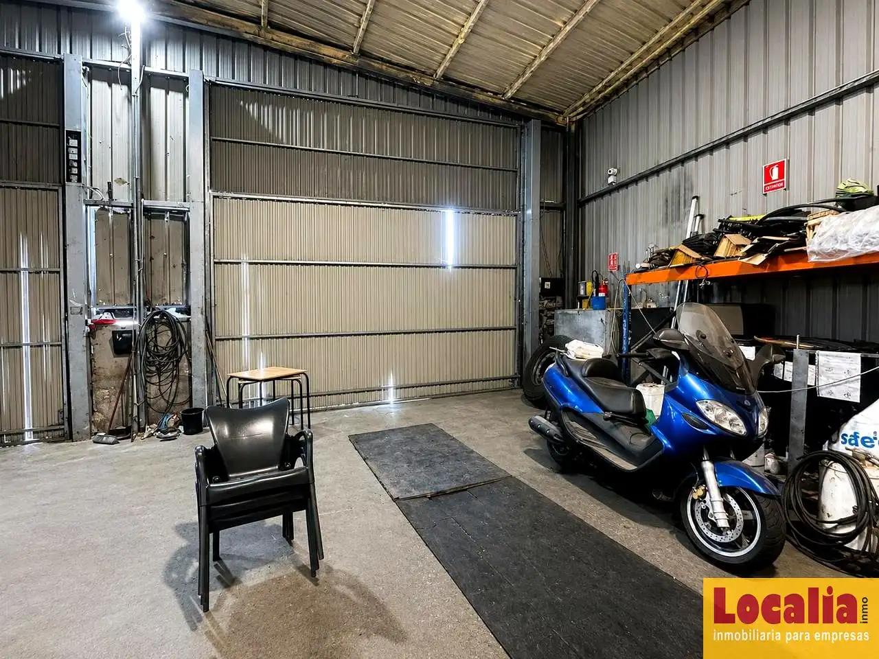 Aparcament de Nau industrial en venda en Reocín