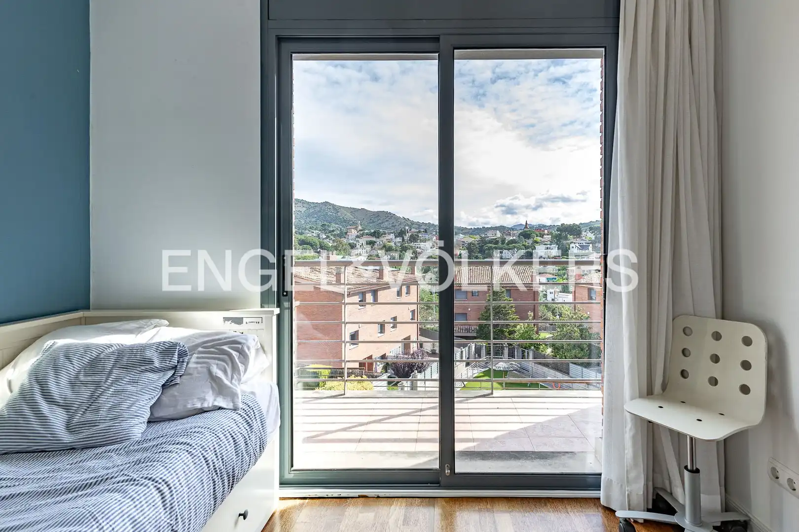 Terraza de Casa adosada de alquiler en Tiana con Aire acondicionado, Calefacción y Jardín privado