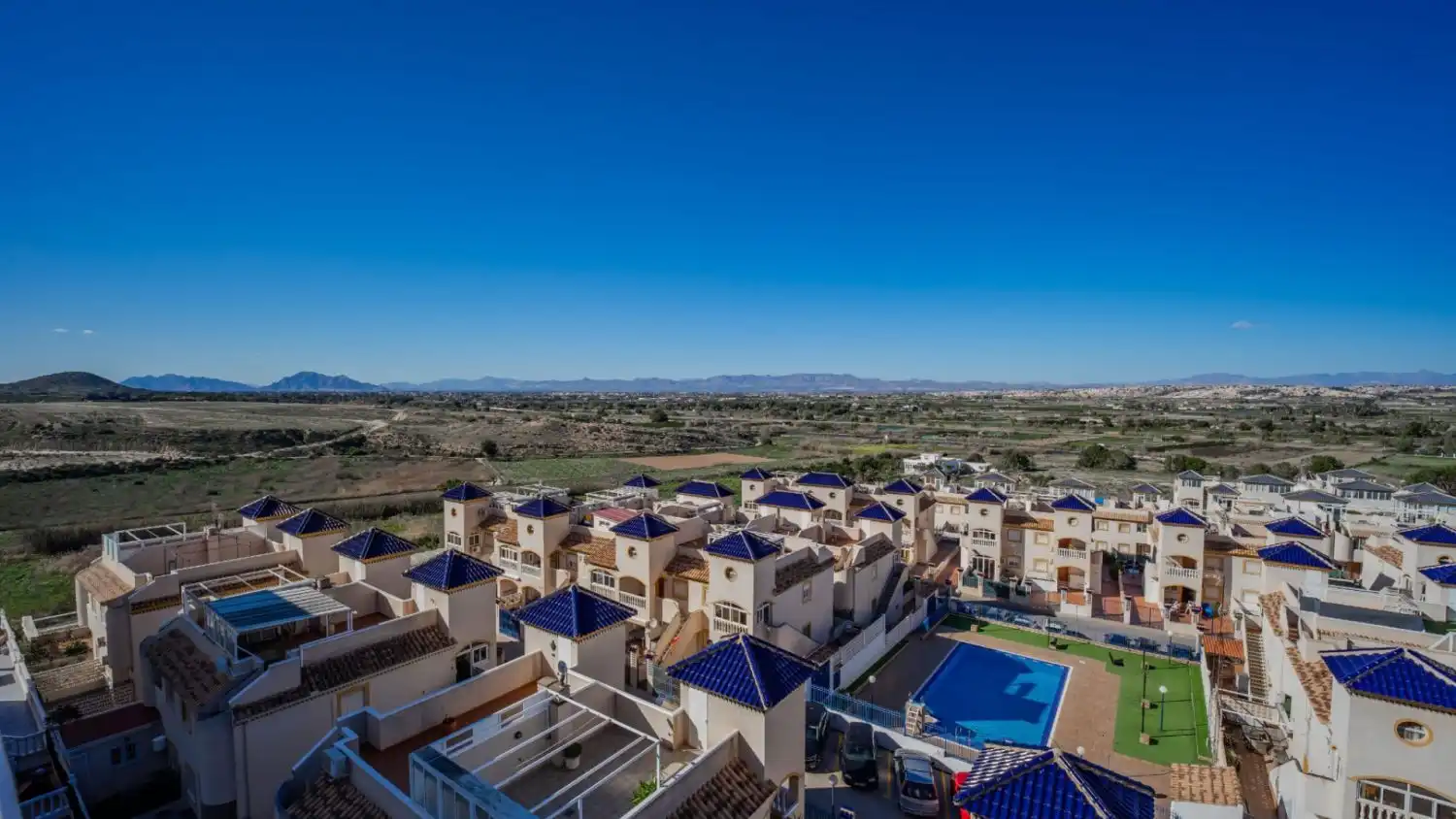 Vista exterior de Piso de alquiler en Guardamar del Segura con Aire acondicionado, Terraza y Piscina comunitaria