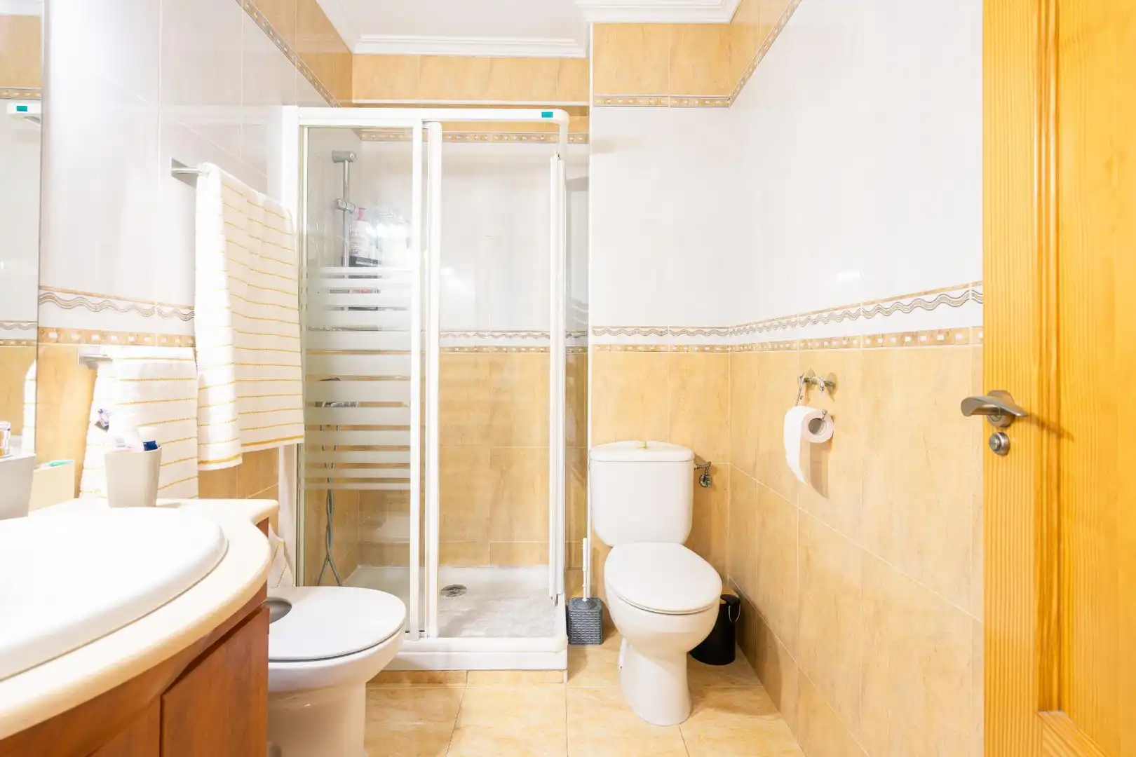 Bathroom of Flat for sale in Sevilla  with Air Conditioner, Furnished and Balcony