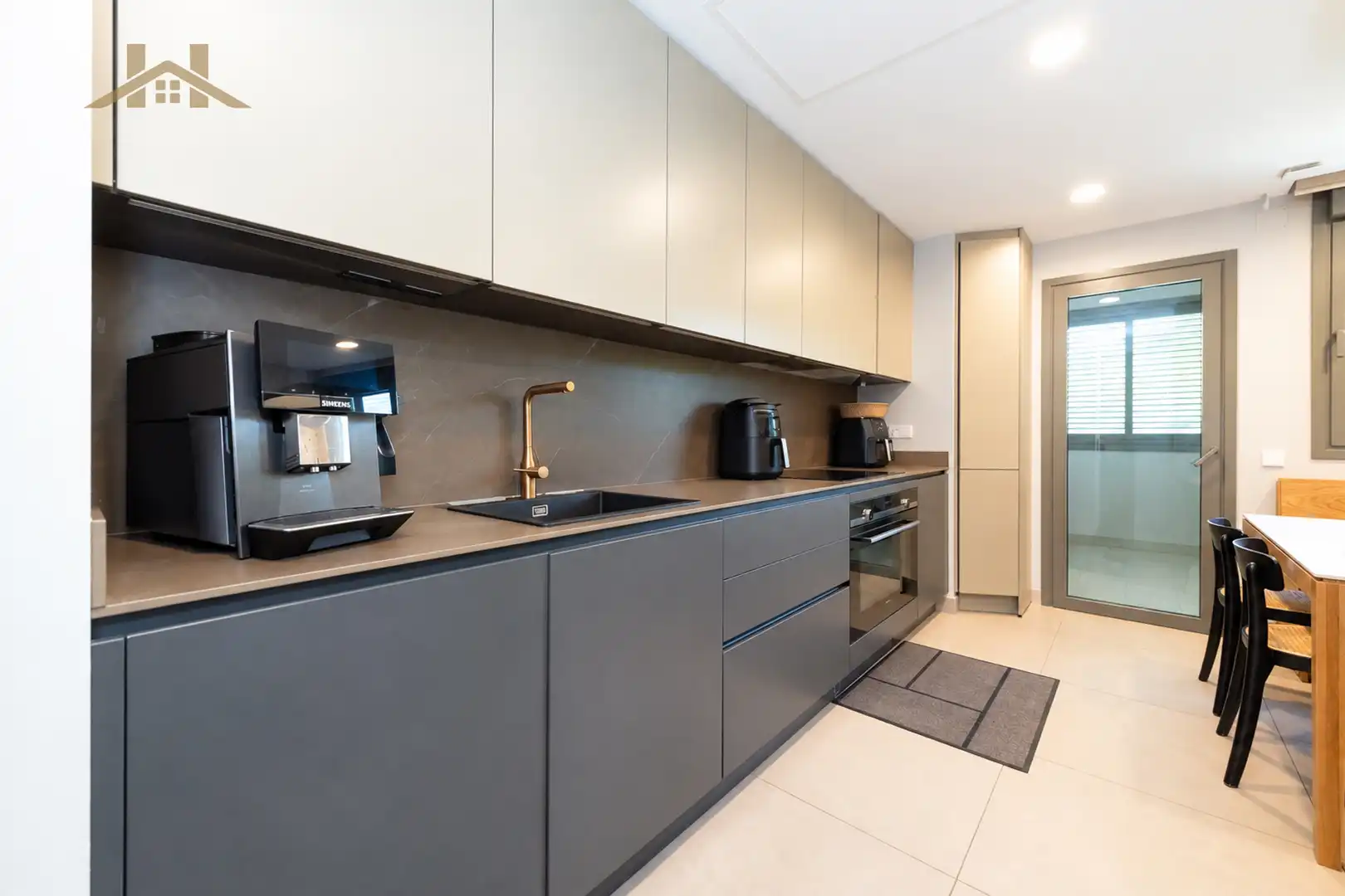 Flat with terrace for sale in Avenida de Rafael Nadal 8, imagen 2