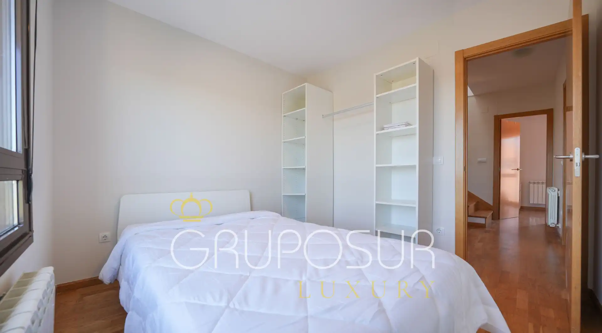 Schlafzimmer von Einfamilien-Reihenhaus zum Verkauf in Aldeamayor de San Martín mit Heizung, Privatgarten und Parkett