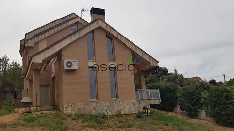 CHALET INDEPENDIENTE EN SOTOLARGO VALDEAVERUELO. DISEÑO SINGULAR, VISTAS PANORÁMICAS Y ENTORNO NATURAL