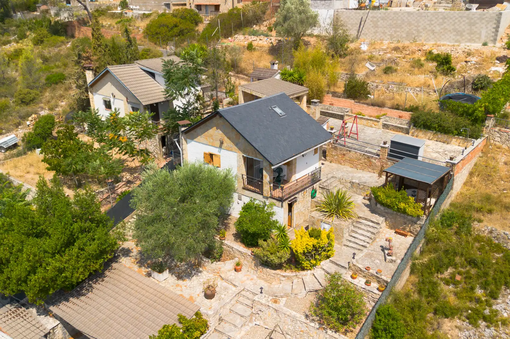 Außenansicht von Country house zum Verkauf in La Torre de Claramunt mit Privatgarten, Terrasse und Möbliert