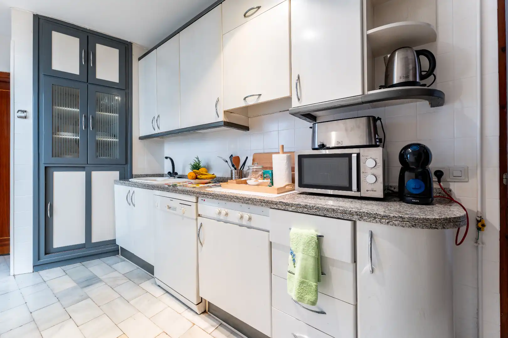 Küche von Wohnung zum Verkauf in Málaga mit Klimaanlage, Heizung und Terrasse