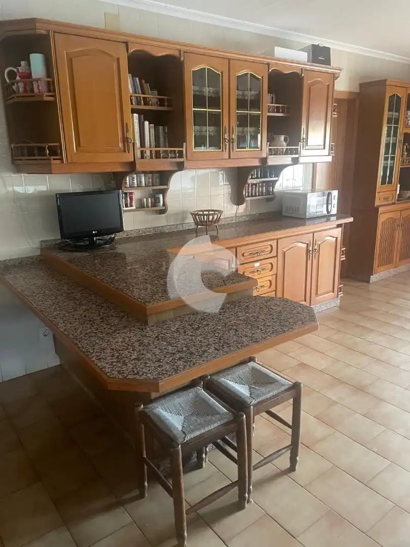 Cuina de Casa o xalet en venda en Entrimo amb Calefacció, Jardí privat i Traster