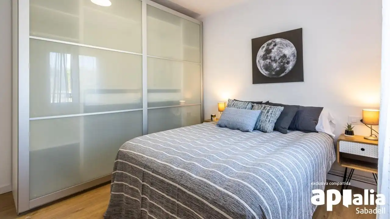 Habitación de Piso en venta en Sabadell con Aire acondicionado, Calefacción y Parquet