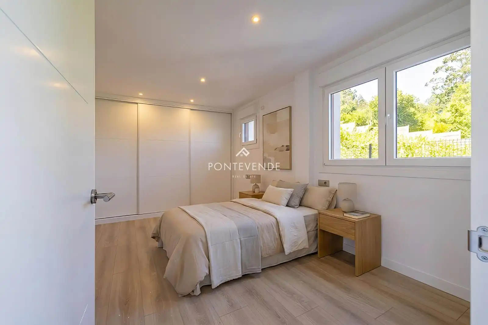 Bedroom of Houses for sale in Sanxenxo  with Private garden, Parquet flooring and Terrace