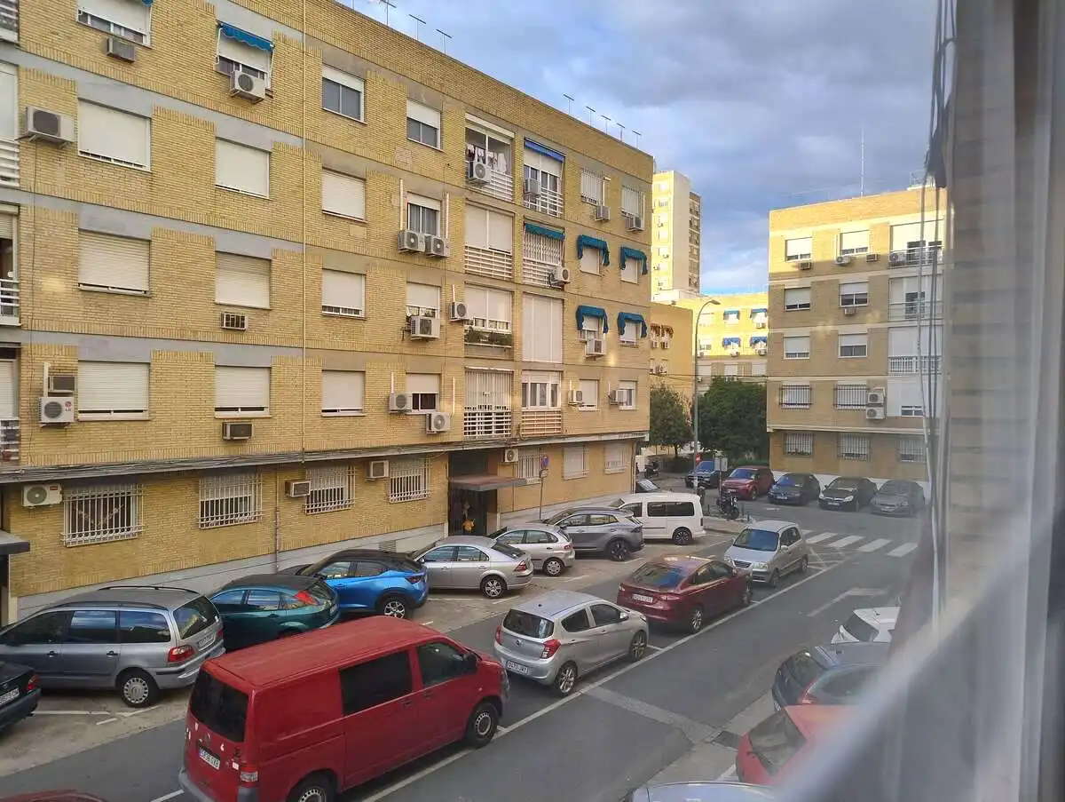 Exterior view of Flat for sale in Sevilla  with Air Conditioner and Balcony