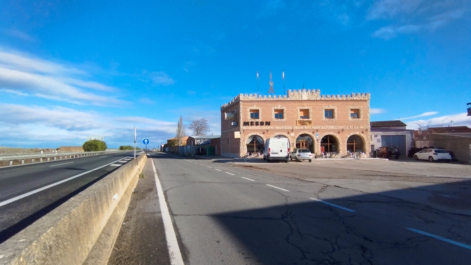 Exterior view of Building for sale in Ataquines