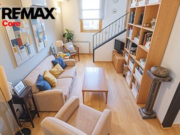 Duplex with balcony for sale in Casco Antiguo