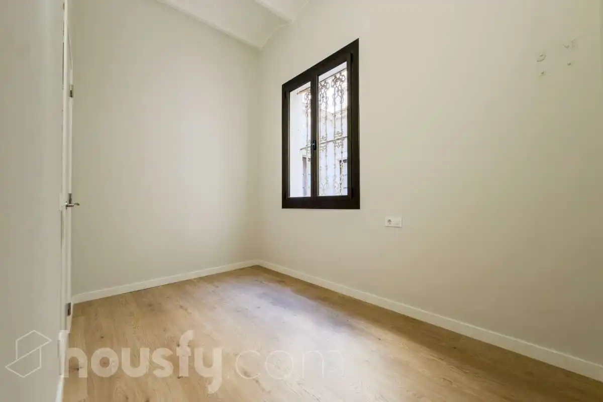 Habitación de Planta baja en venta en Barcelona con Parquet