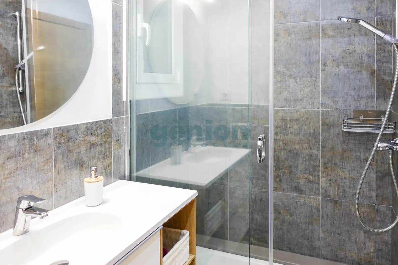 Baño de Piso en venta en Girona con Aire acondicionado, Calefacción y Balcón