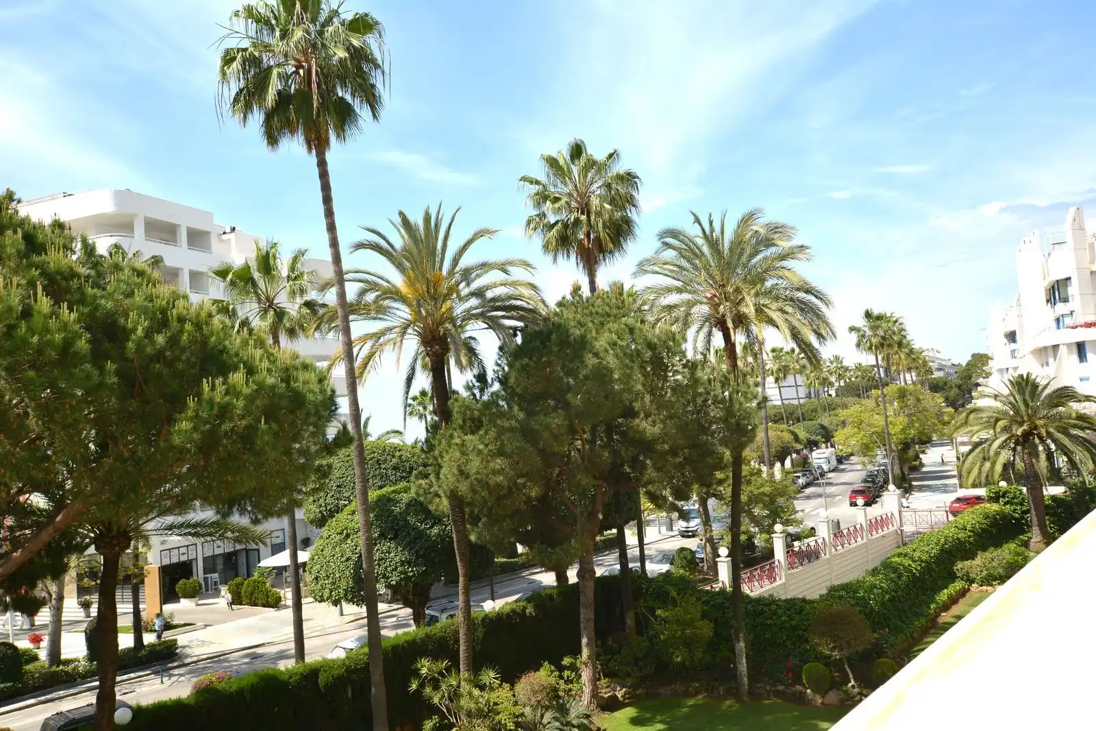 Vista exterior de Apartamento en venta en Marbella con Terraza, Trastero y Amueblado