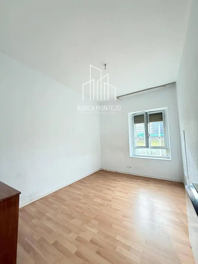 Bedroom of Flat for sale in Salamanca  with Heating, Oven and Washing machine