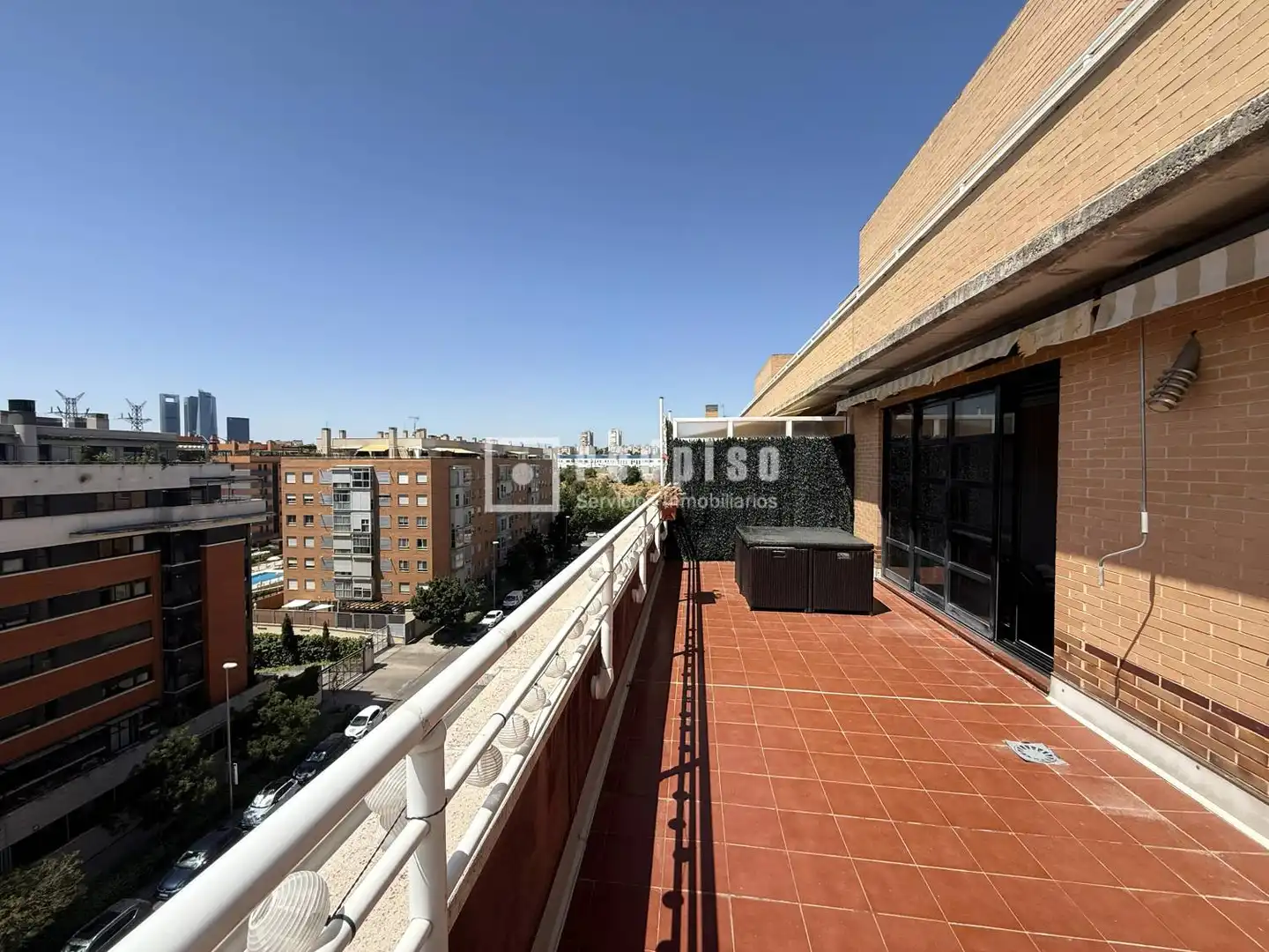 Terraza de Ático de alquiler en Madrid con Aire acondicionado, Calefacción y Jardín privado