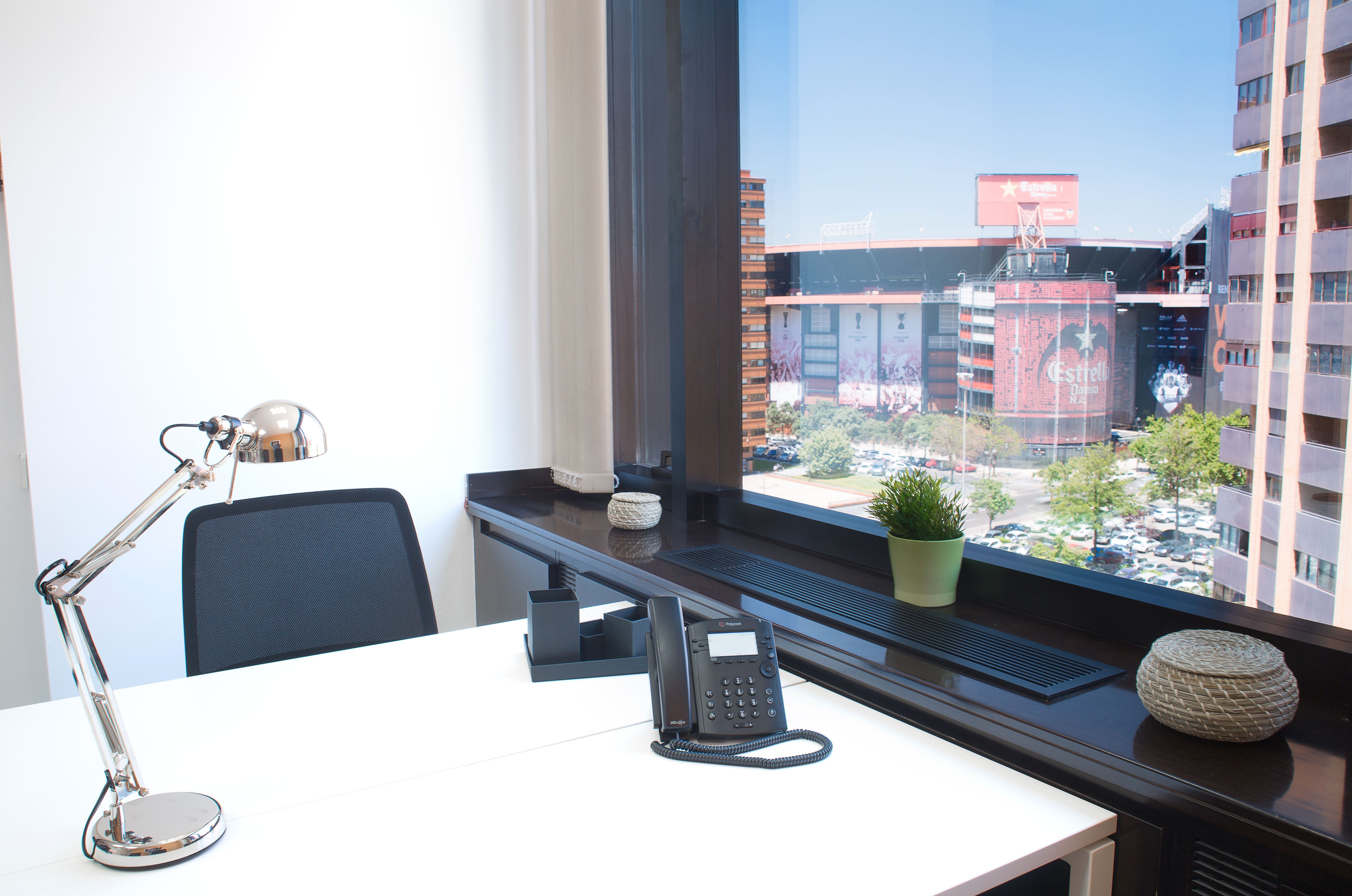 Office to rent in  Valencia Capital