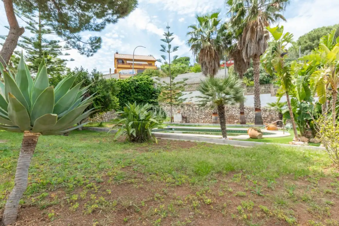 Jardí de Casa o xalet en venda en Alhaurín de la Torre amb Aire condicionat i Piscina