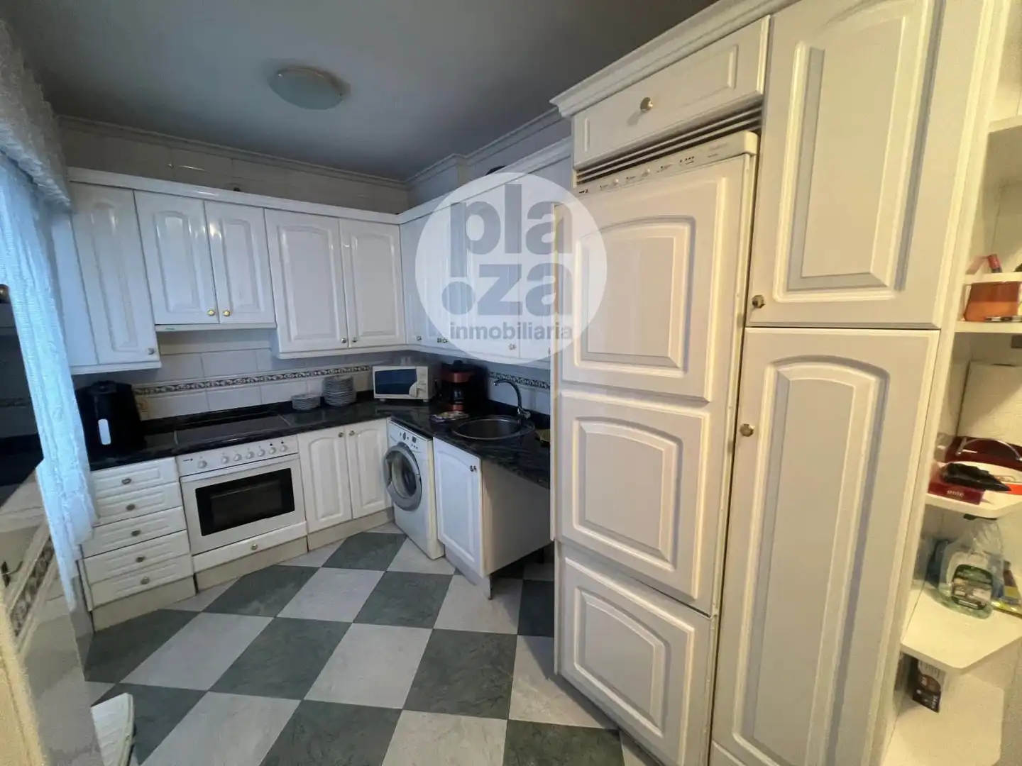Cocina de Piso en venta en Burgos con Terraza y Trastero