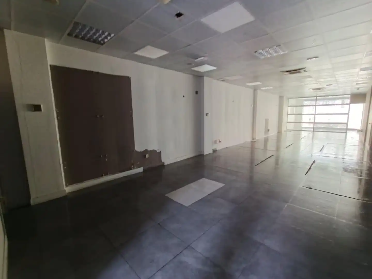 Local comercial en venta en Avenida de Castañeras 36, imagen 3