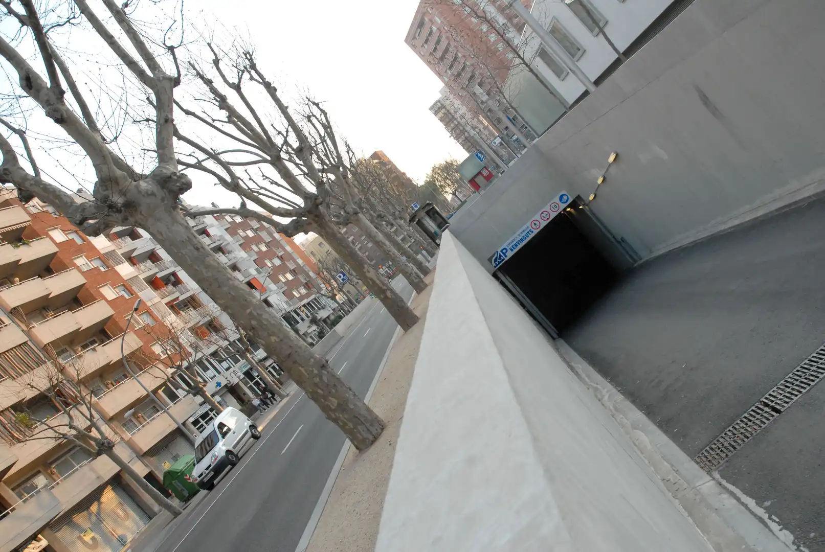 Vista exterior de Garaje de alquiler en Mataró con Alarma
