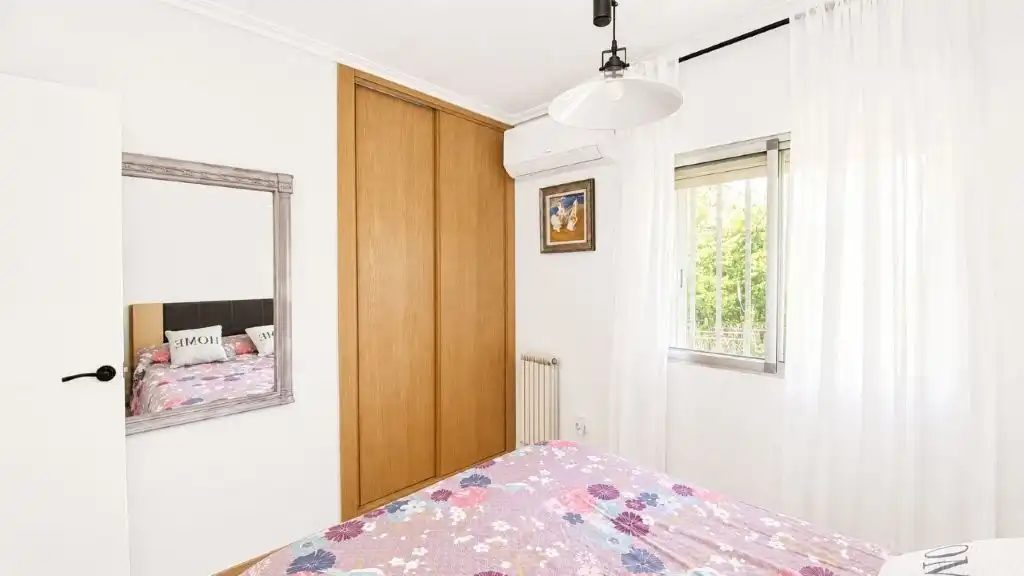 Dormitori de Casa o xalet en venda en Cadalso de los Vidrios amb Aire condicionat, Calefacció i Jardí privat