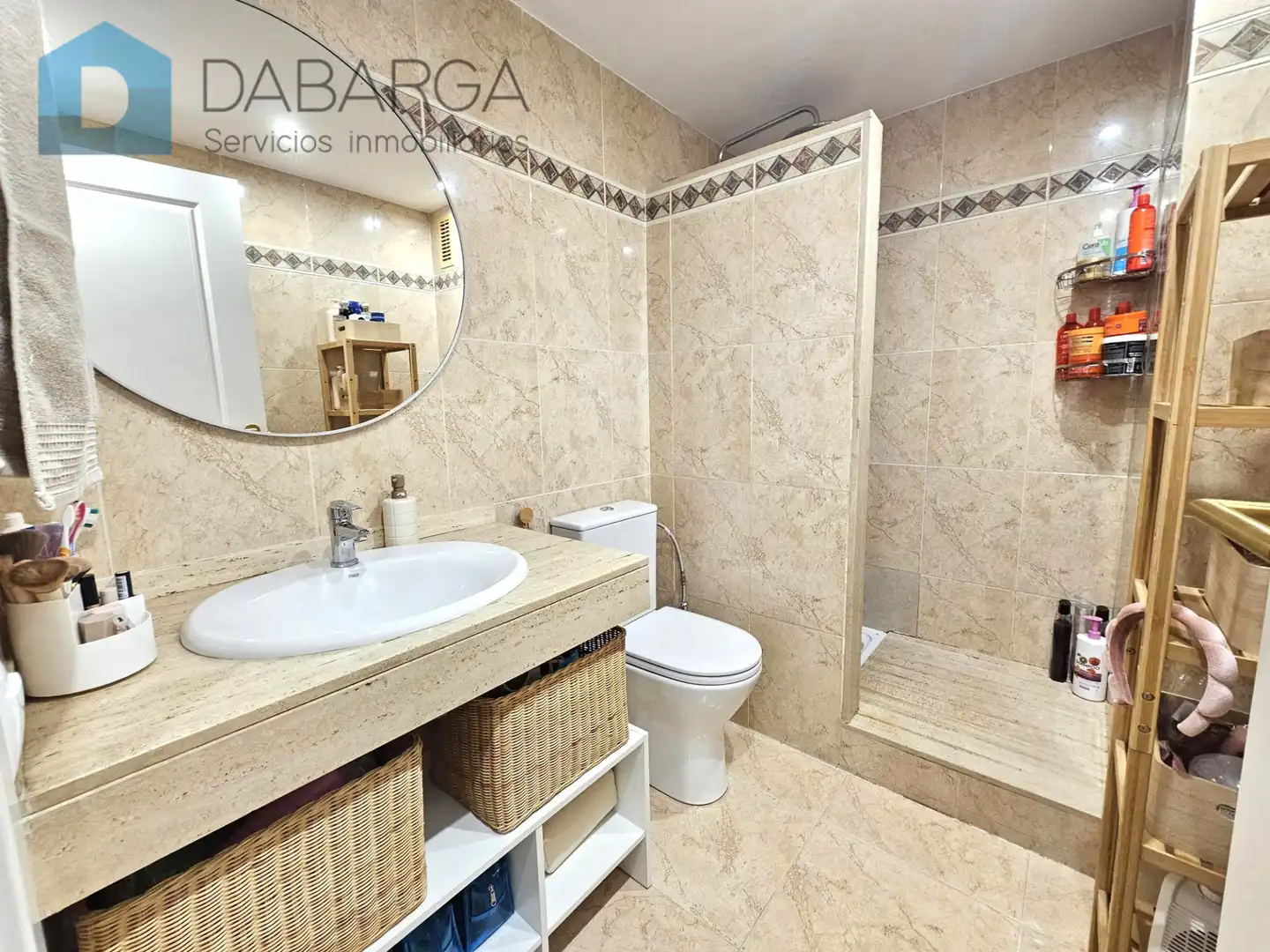Badezimmer von Wohnung zum Verkauf in Molins de Rei mit Klimaanlage, Heizung und Parkett