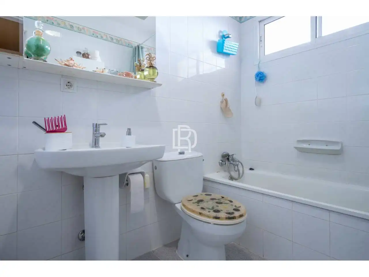 Badezimmer von Einfamilien-Reihenhaus zum Verkauf in Santa Cruz de Tenerife mit Klimaanlage, Terrasse und Möbliert